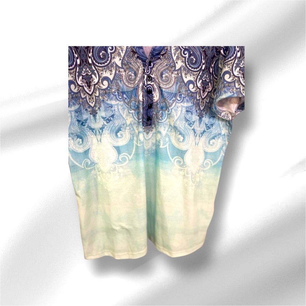 XL Shades Of Blue Paisley V-Neck Top - Picture 4 of 16